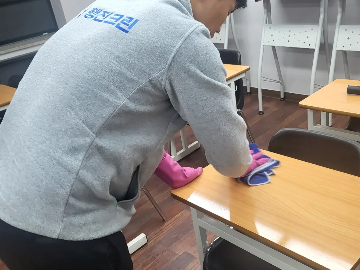 여주시 금사면 유치원 책걸상 교실 위생청소 사례 - 행진크린