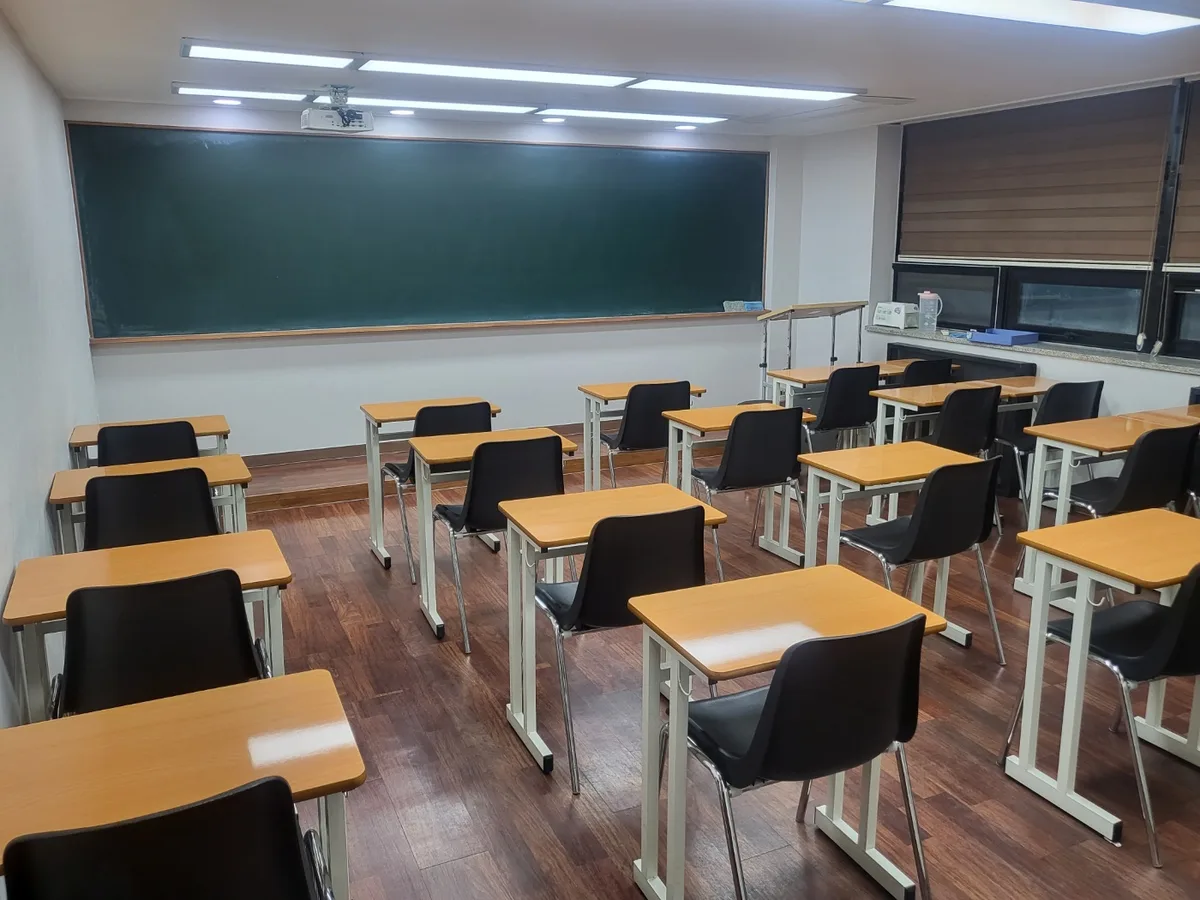 안성시 대덕면 스터디룸 미팅룸 장비 주변 정밀 위생청소 사례 - 행진크린