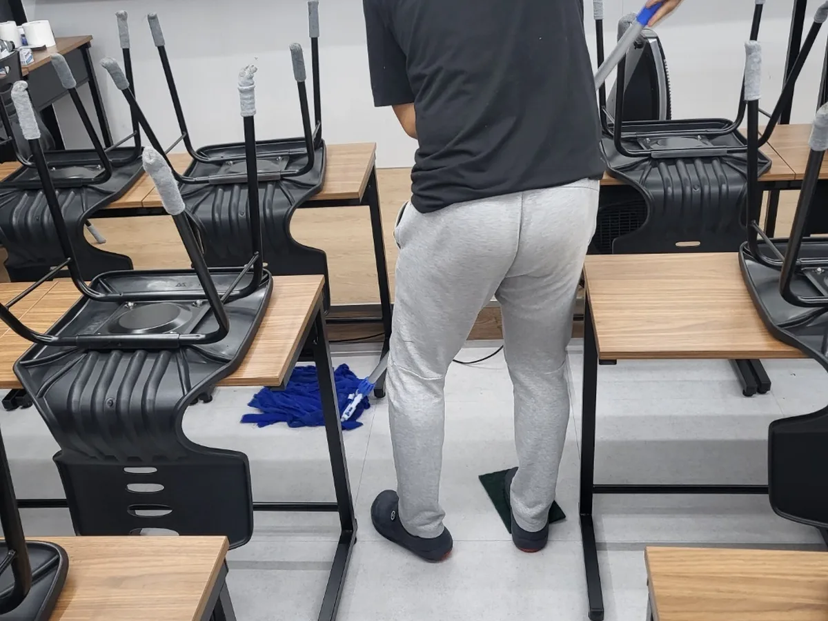 안성시 삼죽면 사업장 로비·응접실 바닥 위생청소 사례 - 행진크린